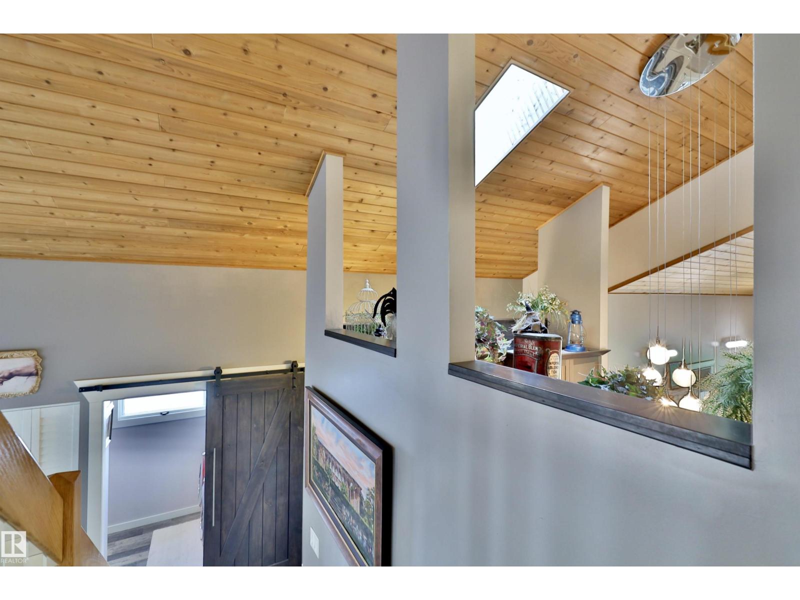 4652 50 AV — photo 46