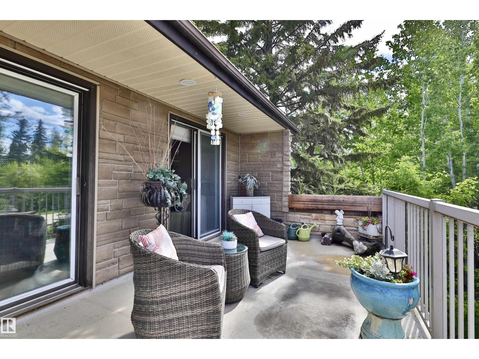 4652 50 AV — photo 58