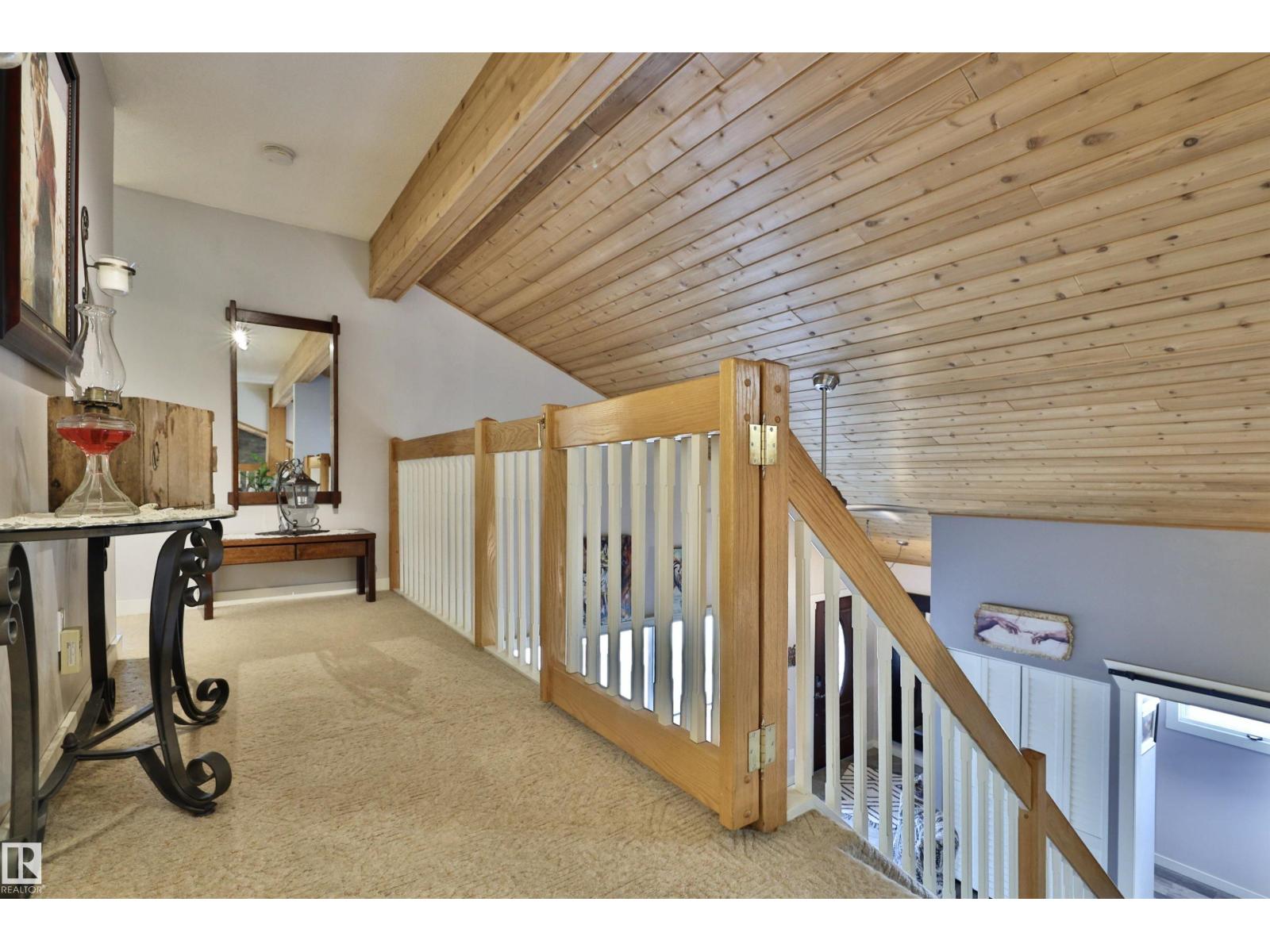 4652 50 AV — photo 43