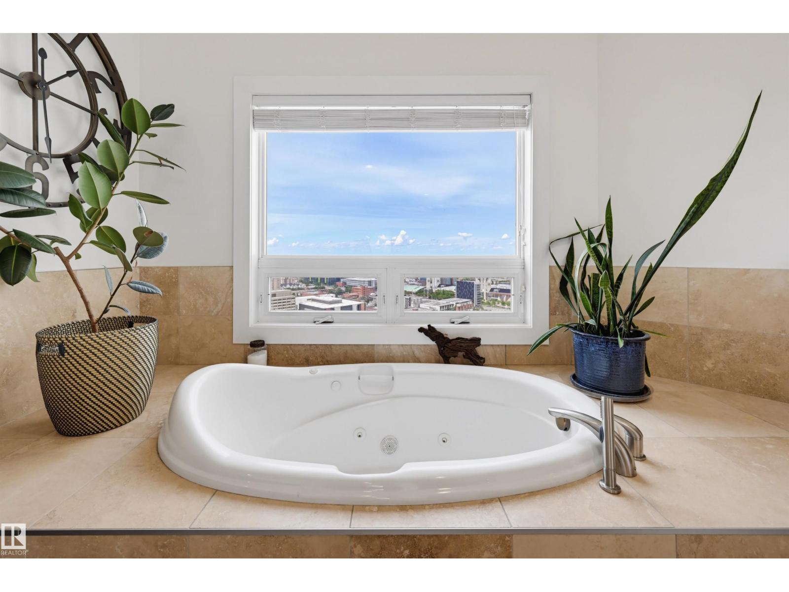 #2801 10136 104 ST NW - 25