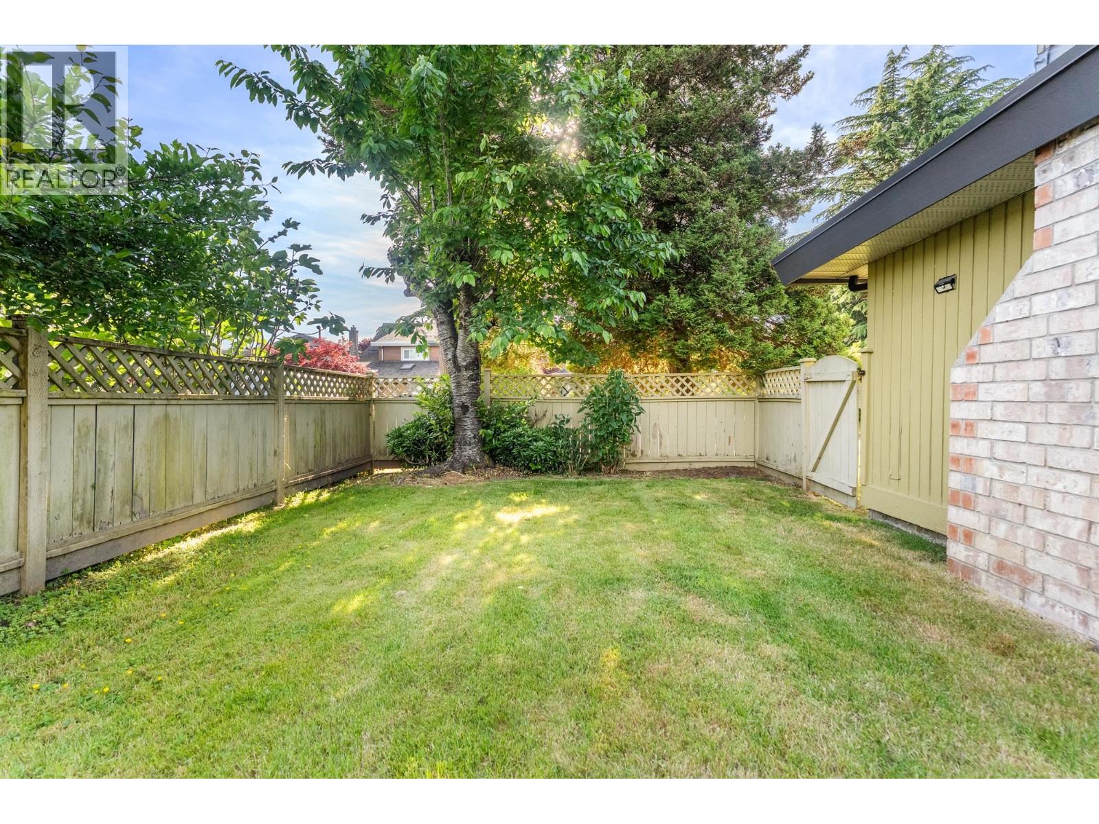 9566 PICKERING Drive, Richmond