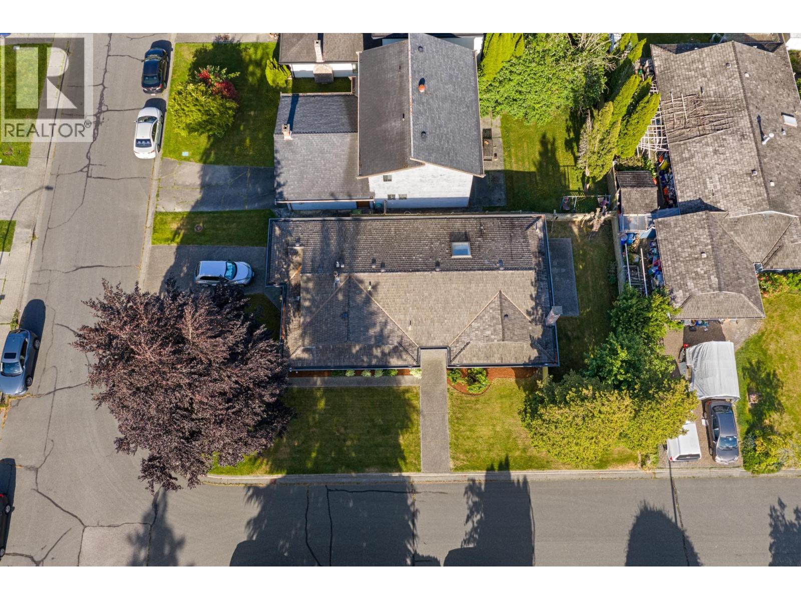 9566 PICKERING Drive, Richmond