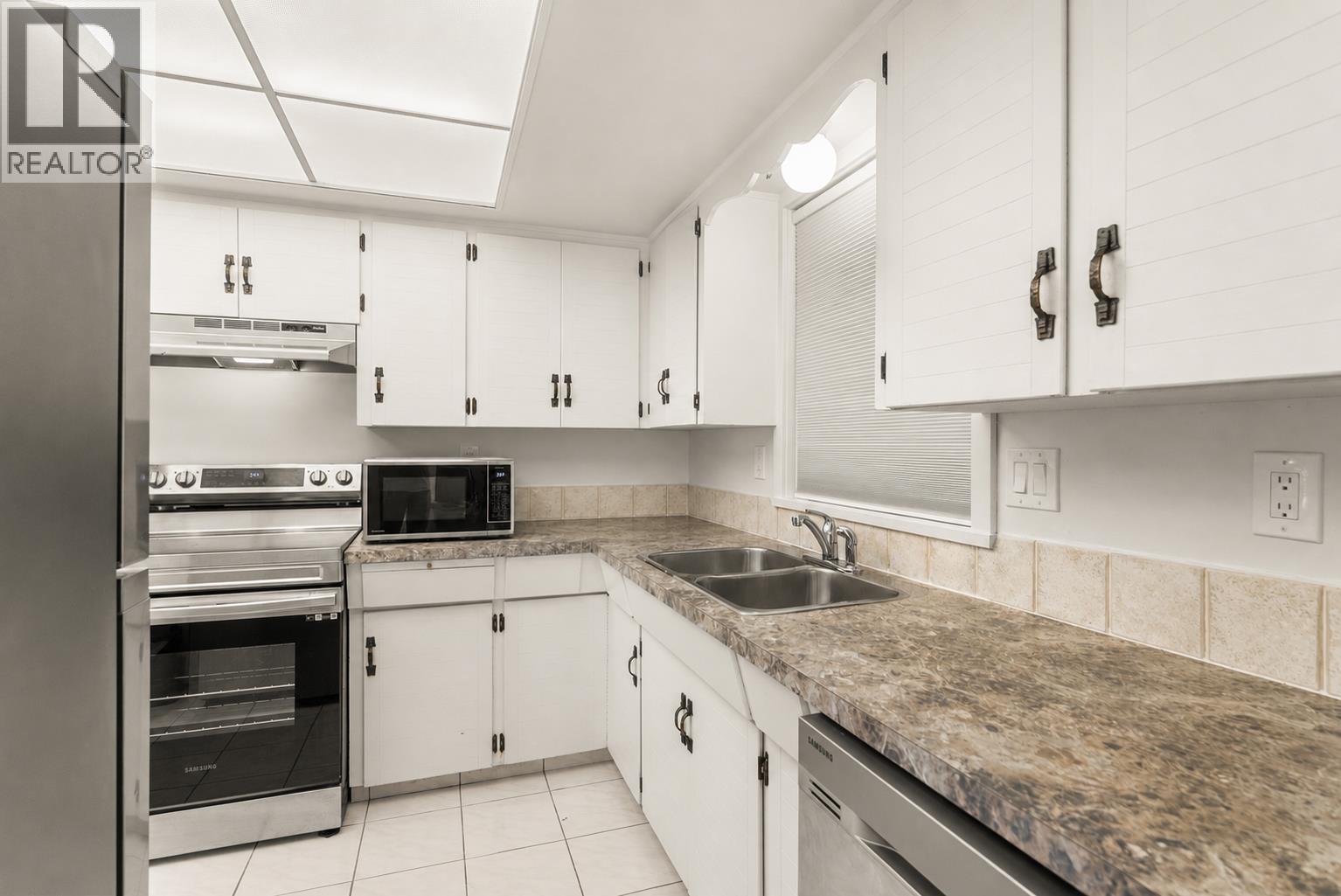 9566 PICKERING Drive, Richmond