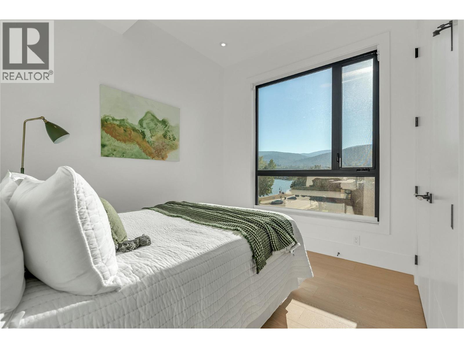 #401 602 Lakeshore Drive - 26