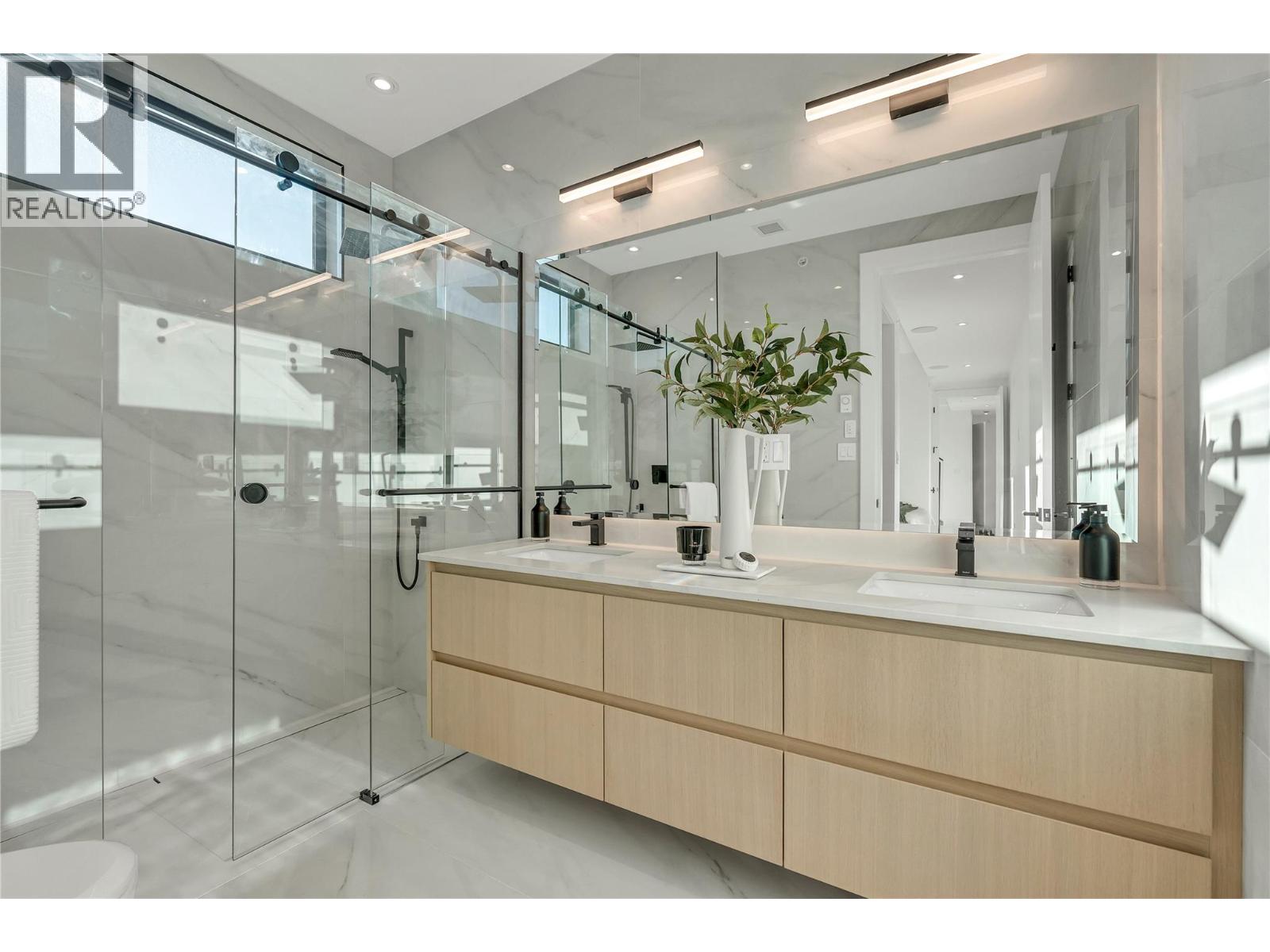 #401 602 Lakeshore Drive - 28