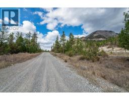 8850 Grainger Road, Canal Flats, BC V0B1B0 Photo 18