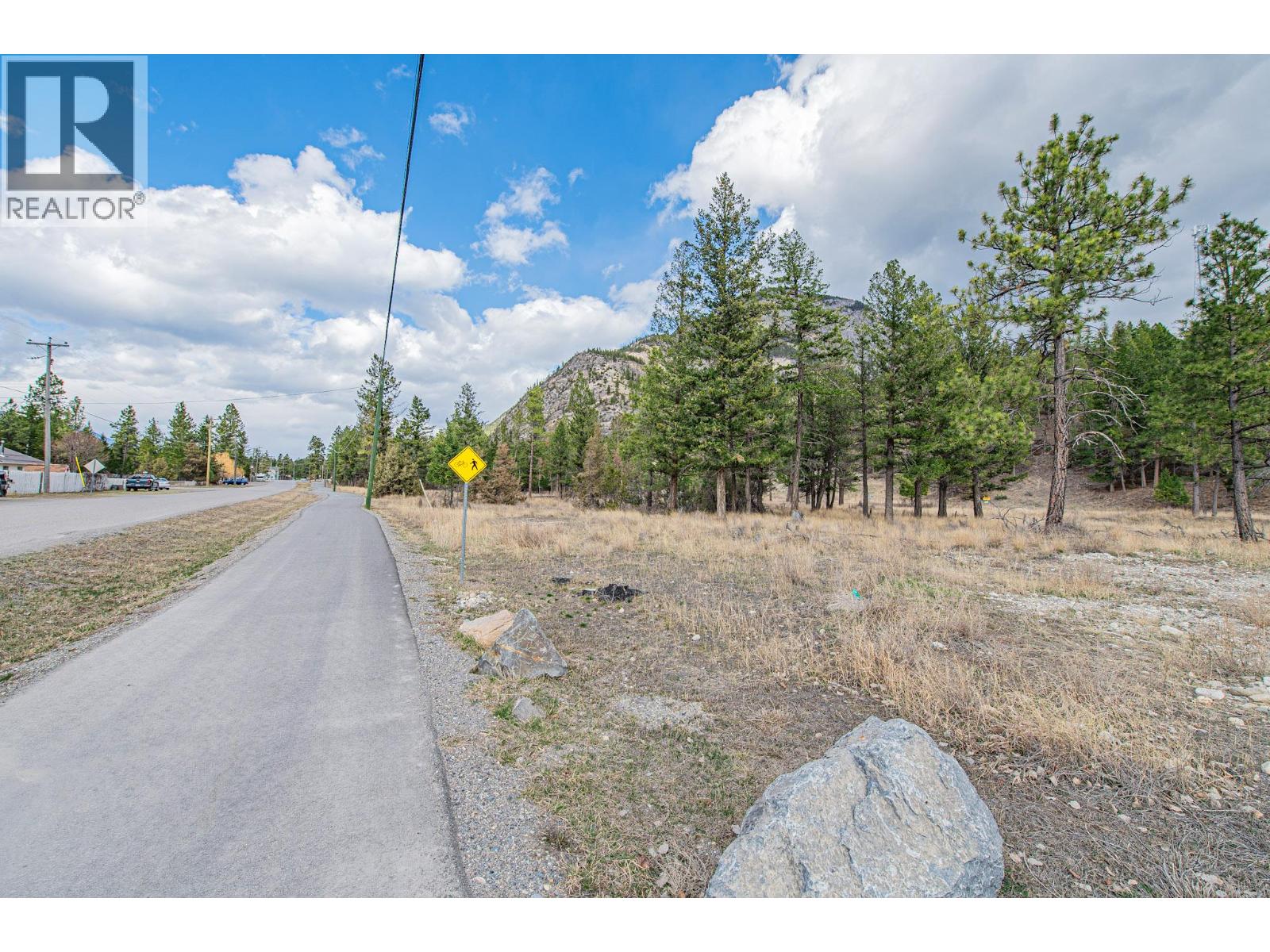  8850 GRAINGER Road, Canal Flats - Image 1