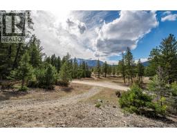 8850 Grainger Road, Canal Flats, BC V0B1B0 Photo 16