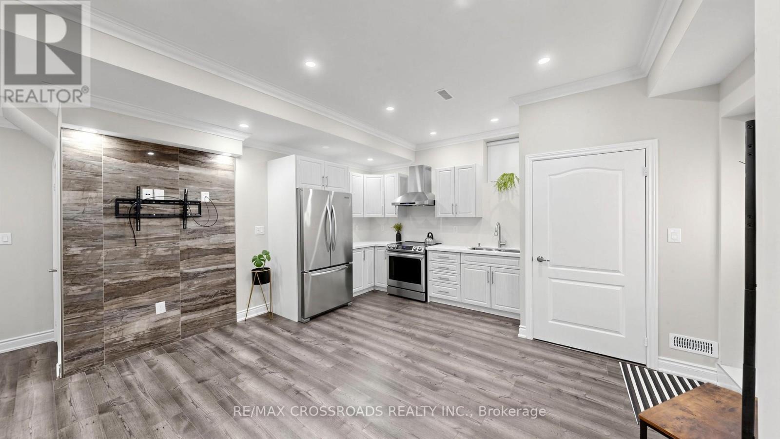 378 MALBOEUF COURT - 36