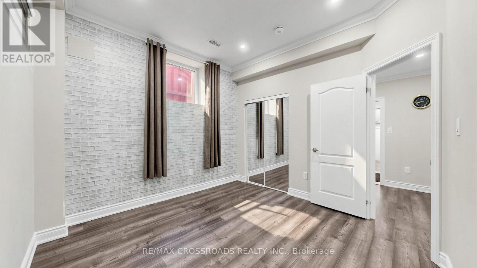 378 MALBOEUF COURT - 39
