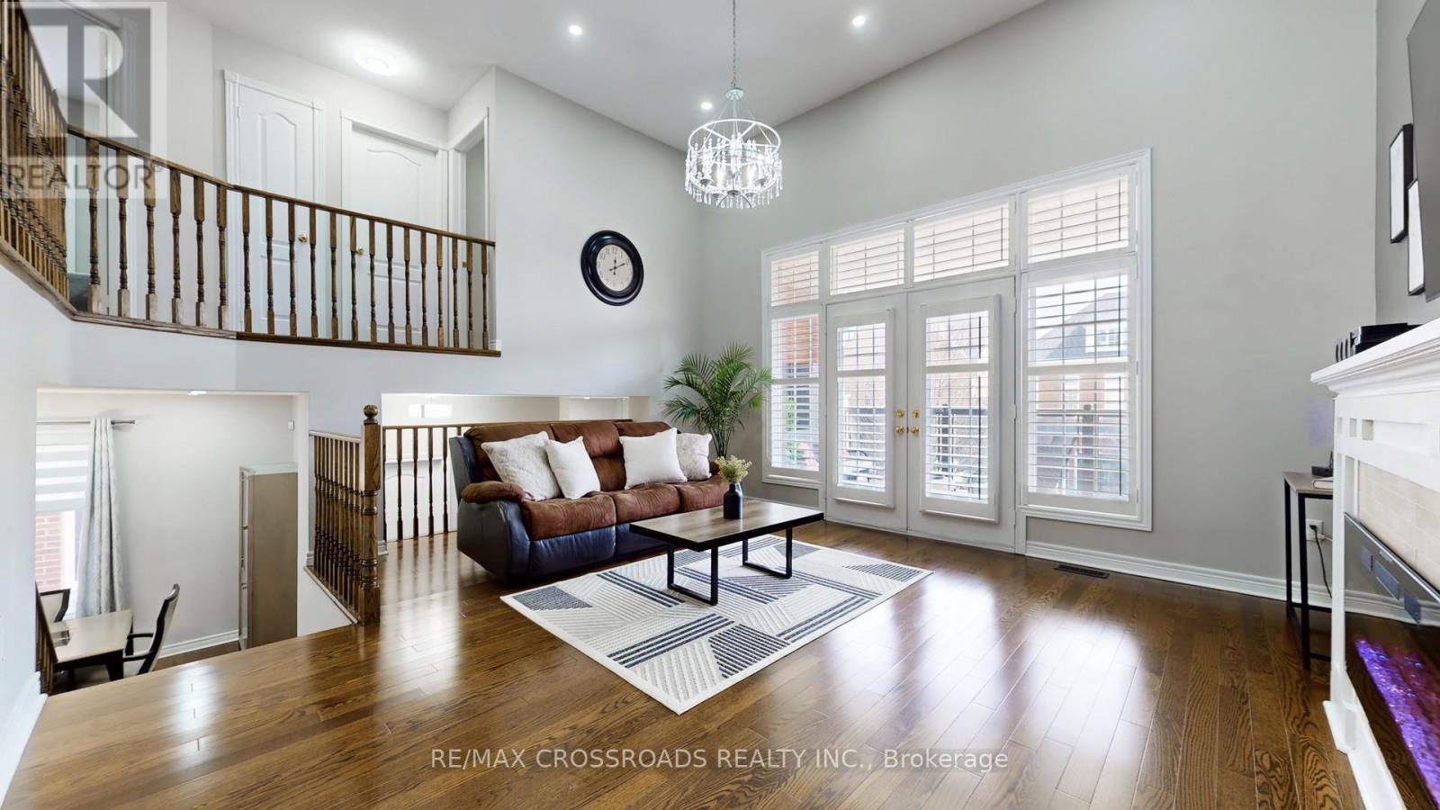 378 MALBOEUF COURT - 8