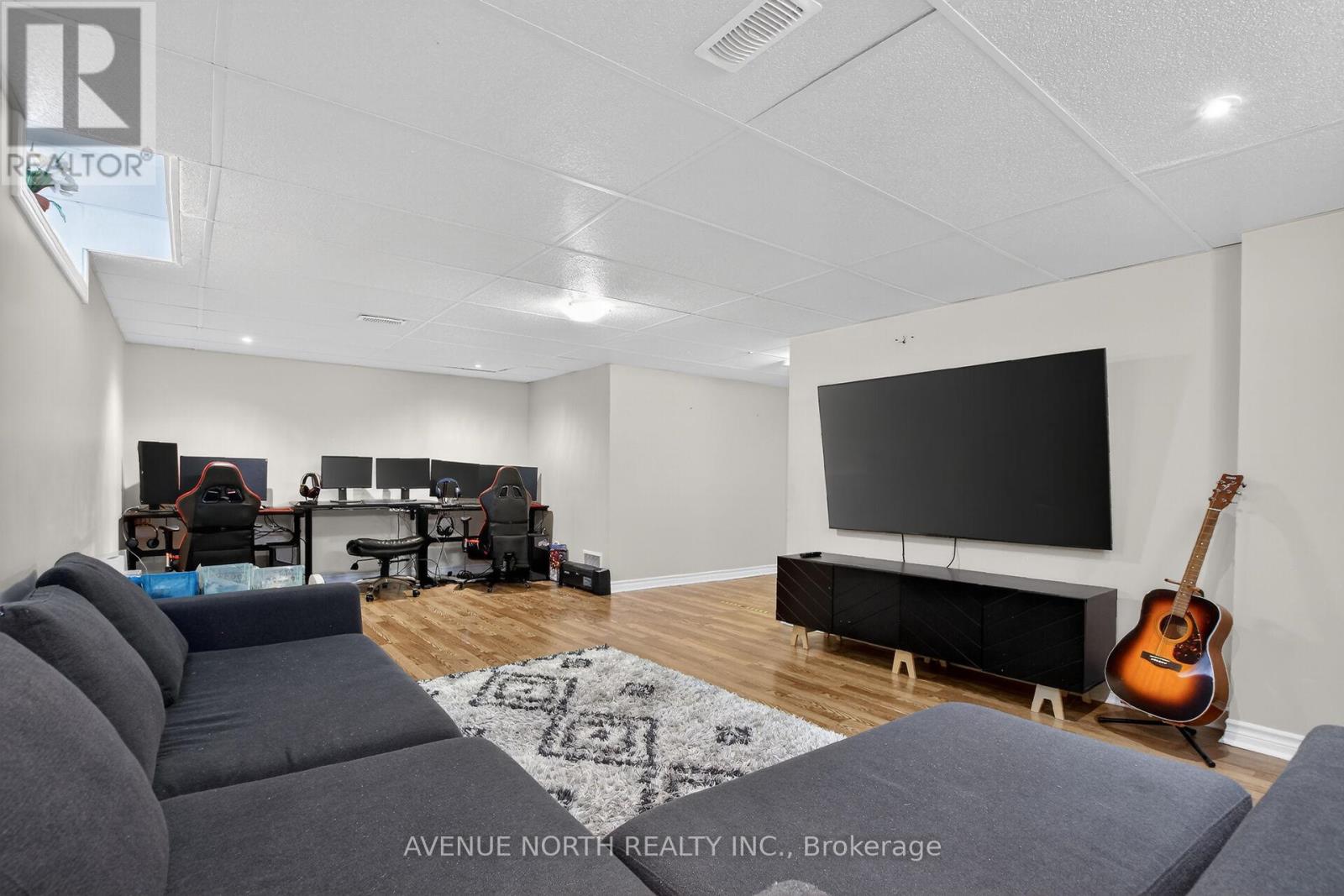 18 CASTLEMORE STREET - 31