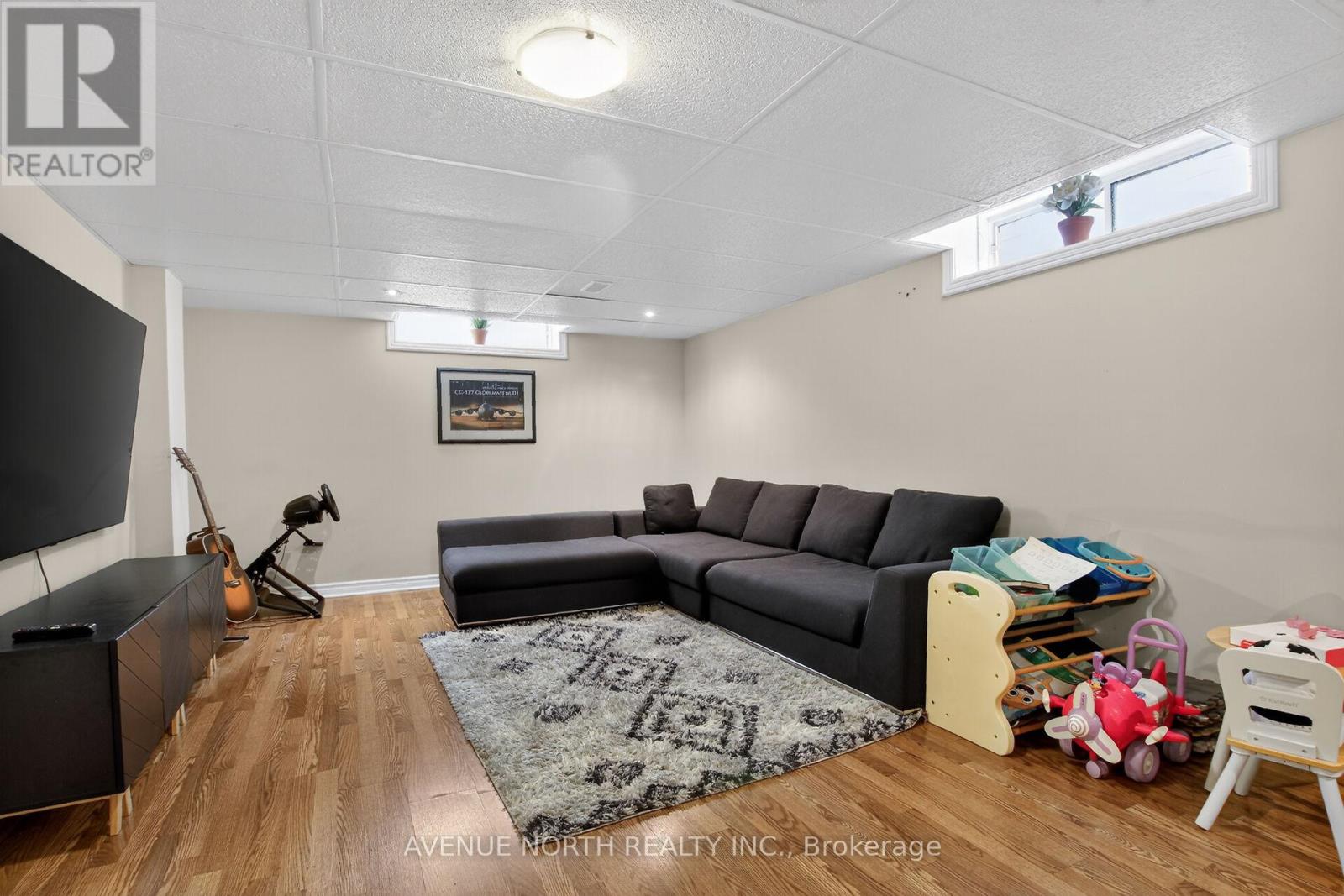 18 CASTLEMORE STREET - 28