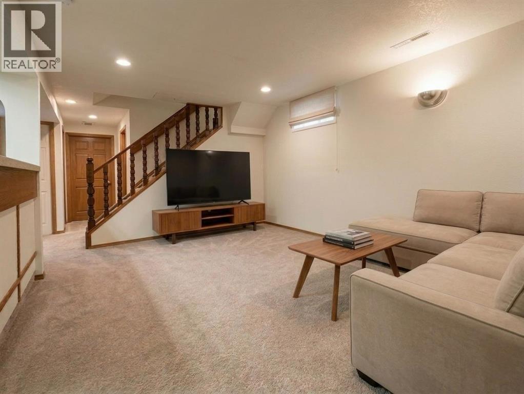 42 Selkirk Road W — photo 20