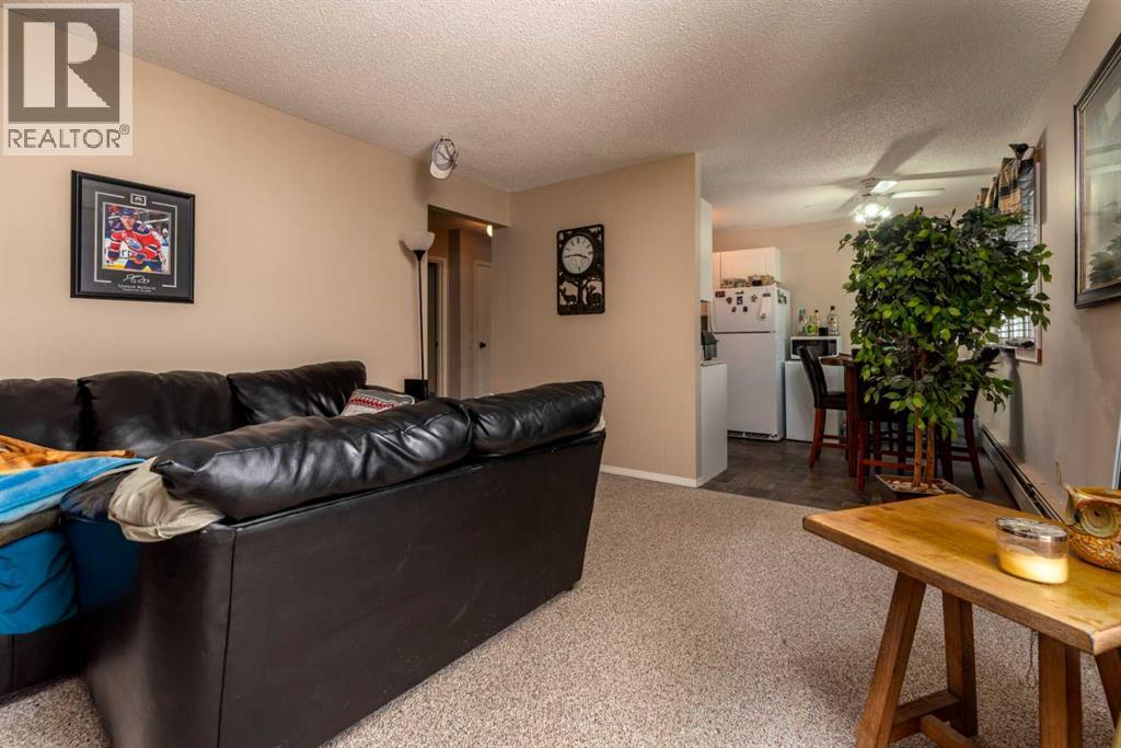 #1-6, 5502 49 Avenue - 8