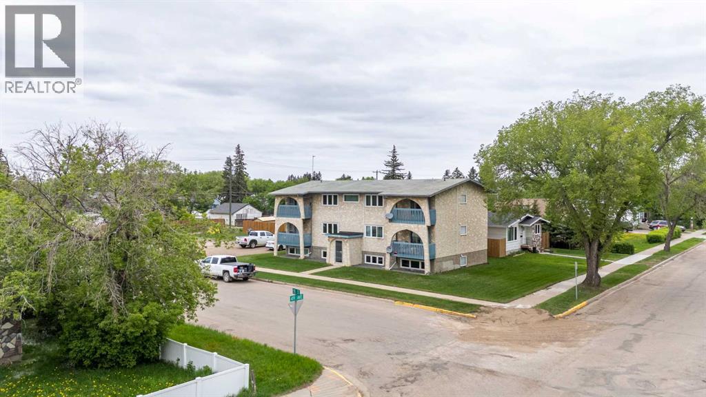 #1-6, 5502 49 Avenue - 25