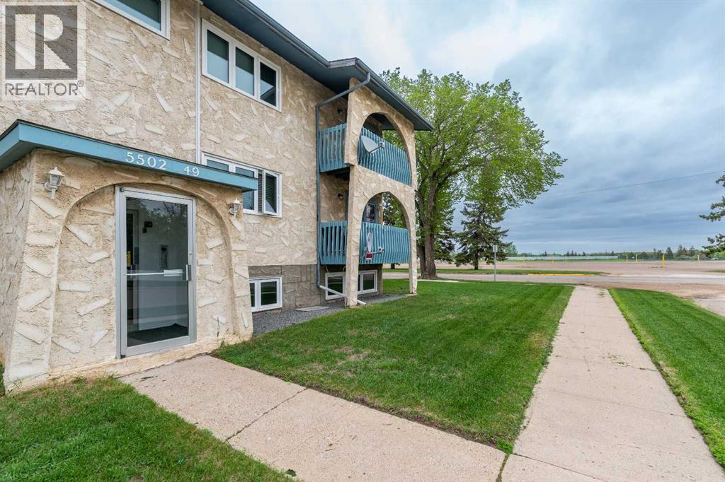 #1-6, 5502 49 Avenue - 24