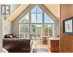 Living room - 144 Trebinski Road, Madawaska Valley, ON K0J1B0 Photo 6