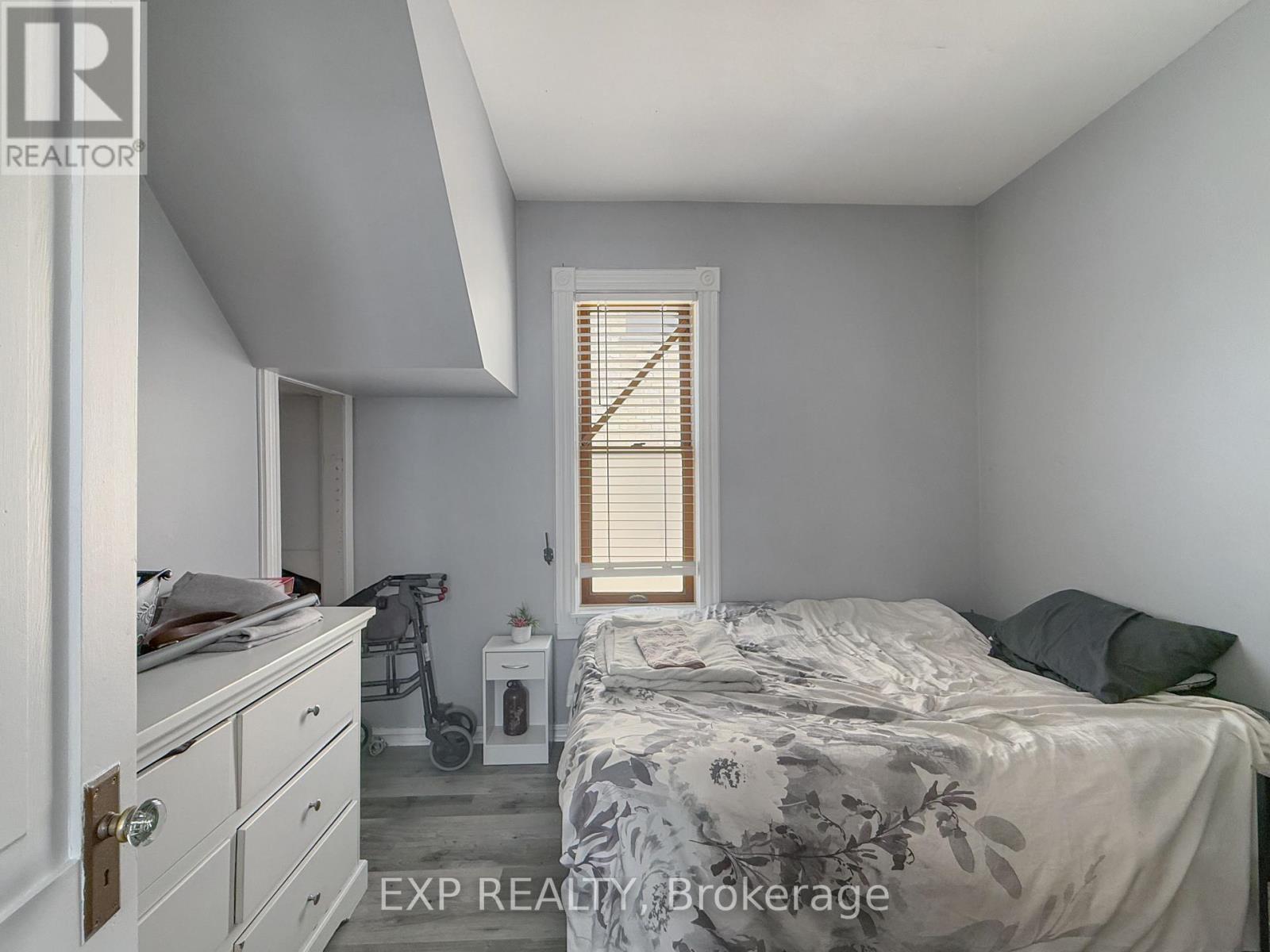 494 ENGLISH STREET - 23