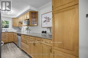 3692 BEVERLY GLEN - 15
