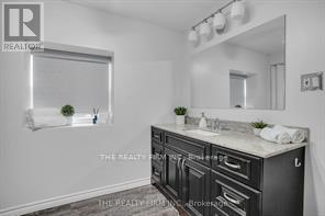 3692 BEVERLY GLEN - 24