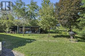 3692 BEVERLY GLEN - 34