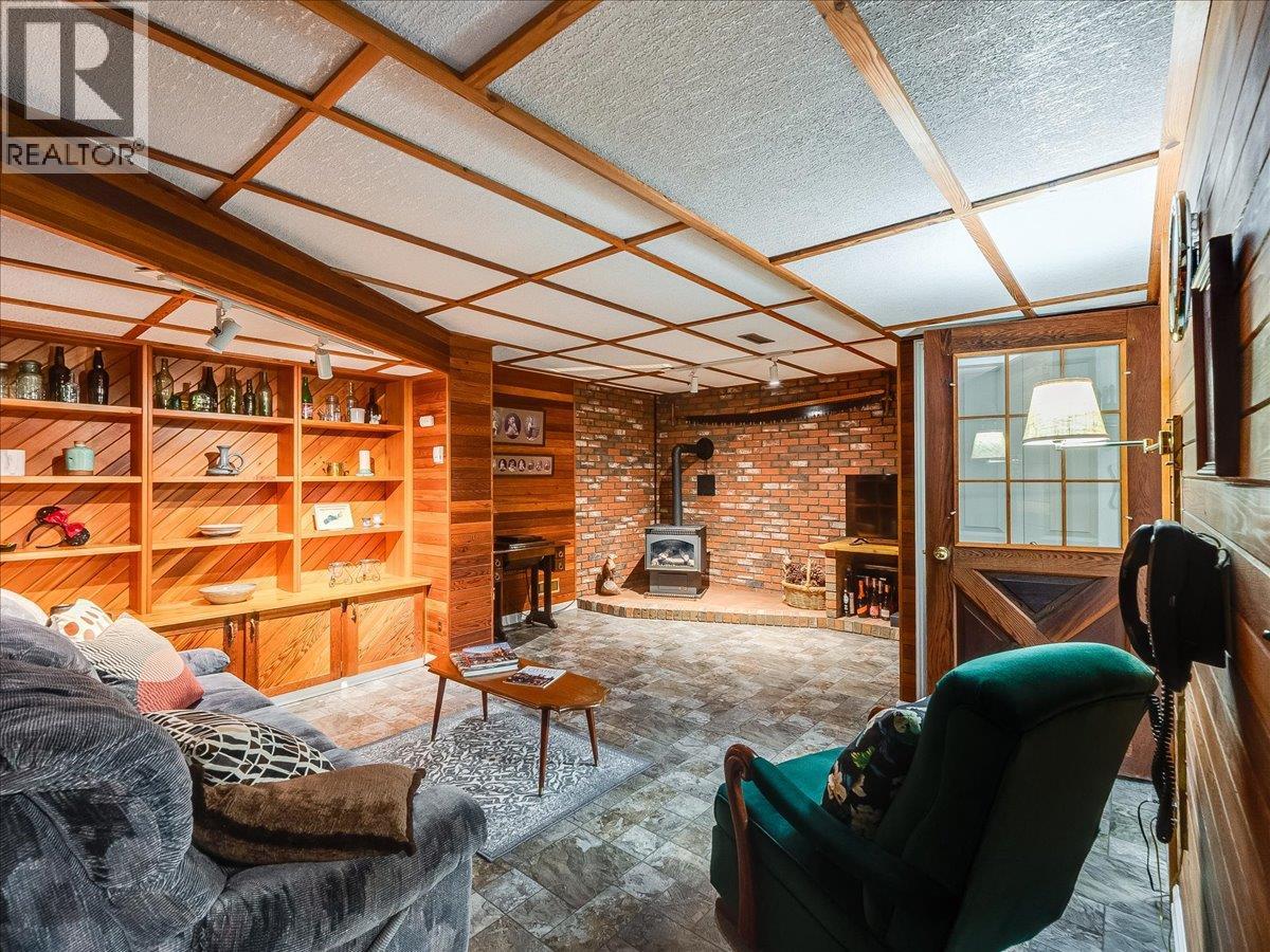 2162 Old Salmo Road - 40