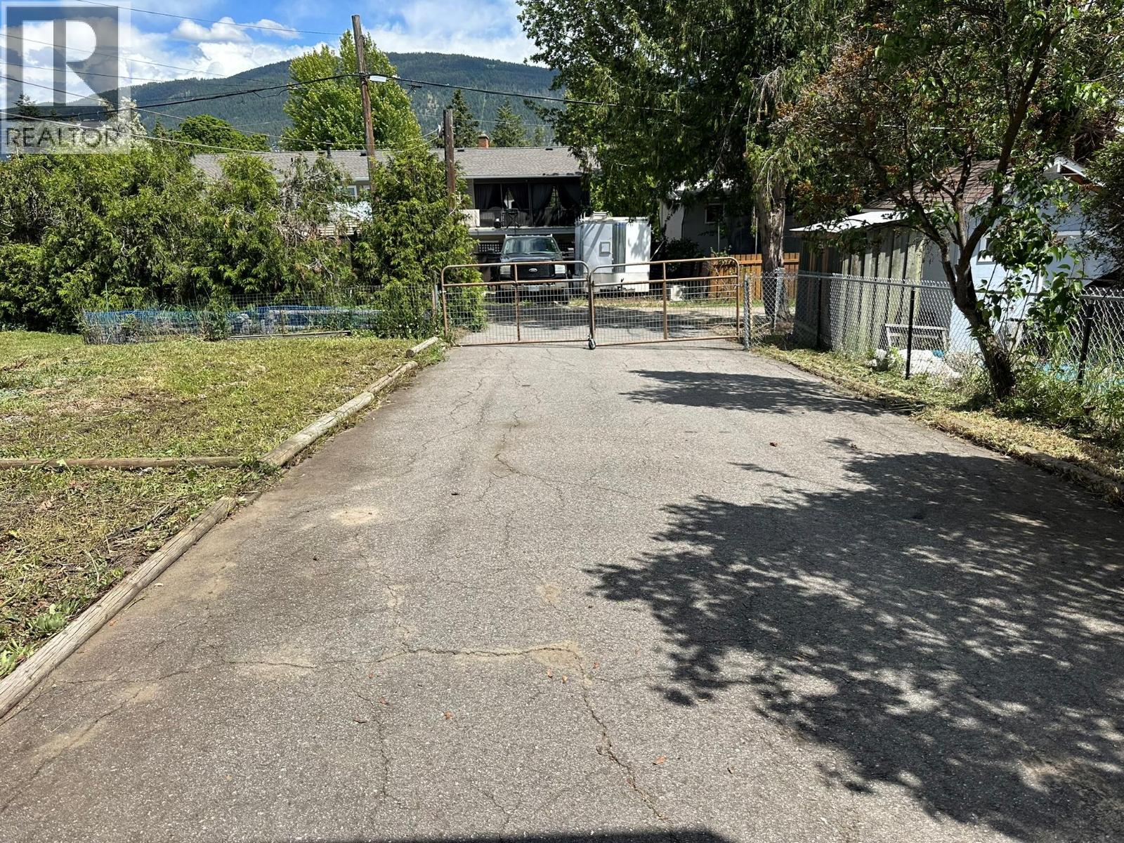 2703 18 Street - 60