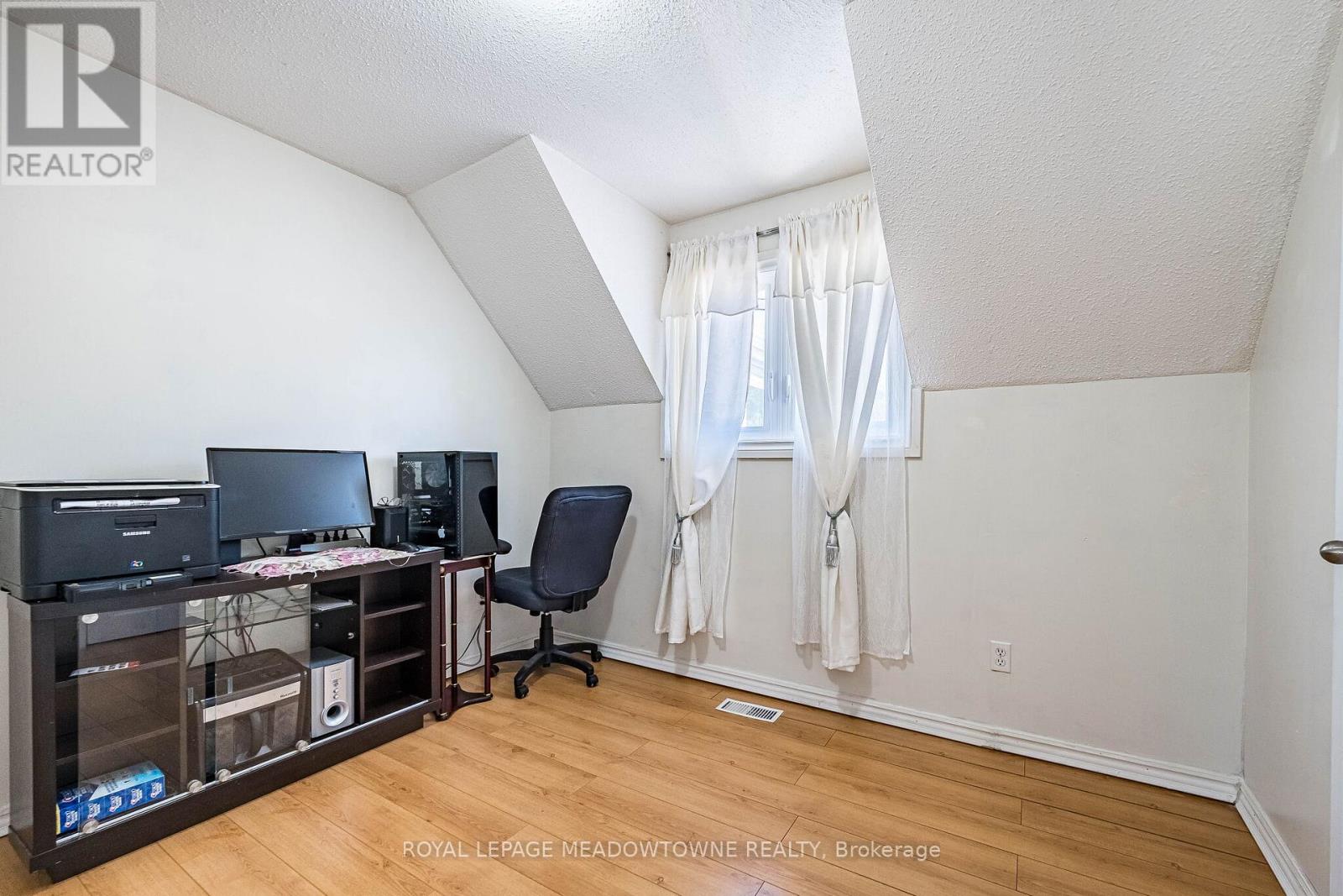 1157 KOS BOULEVARD - 31