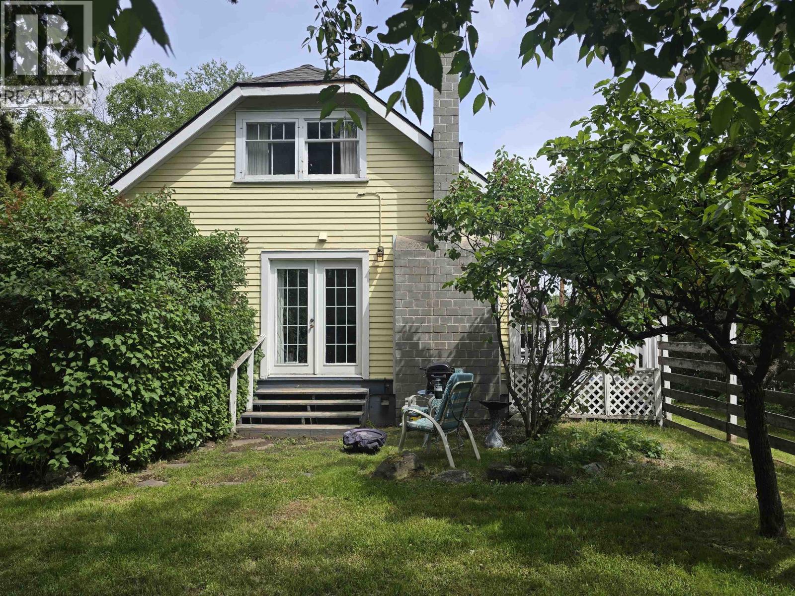 387 BOWRON AVENUE - Image 2