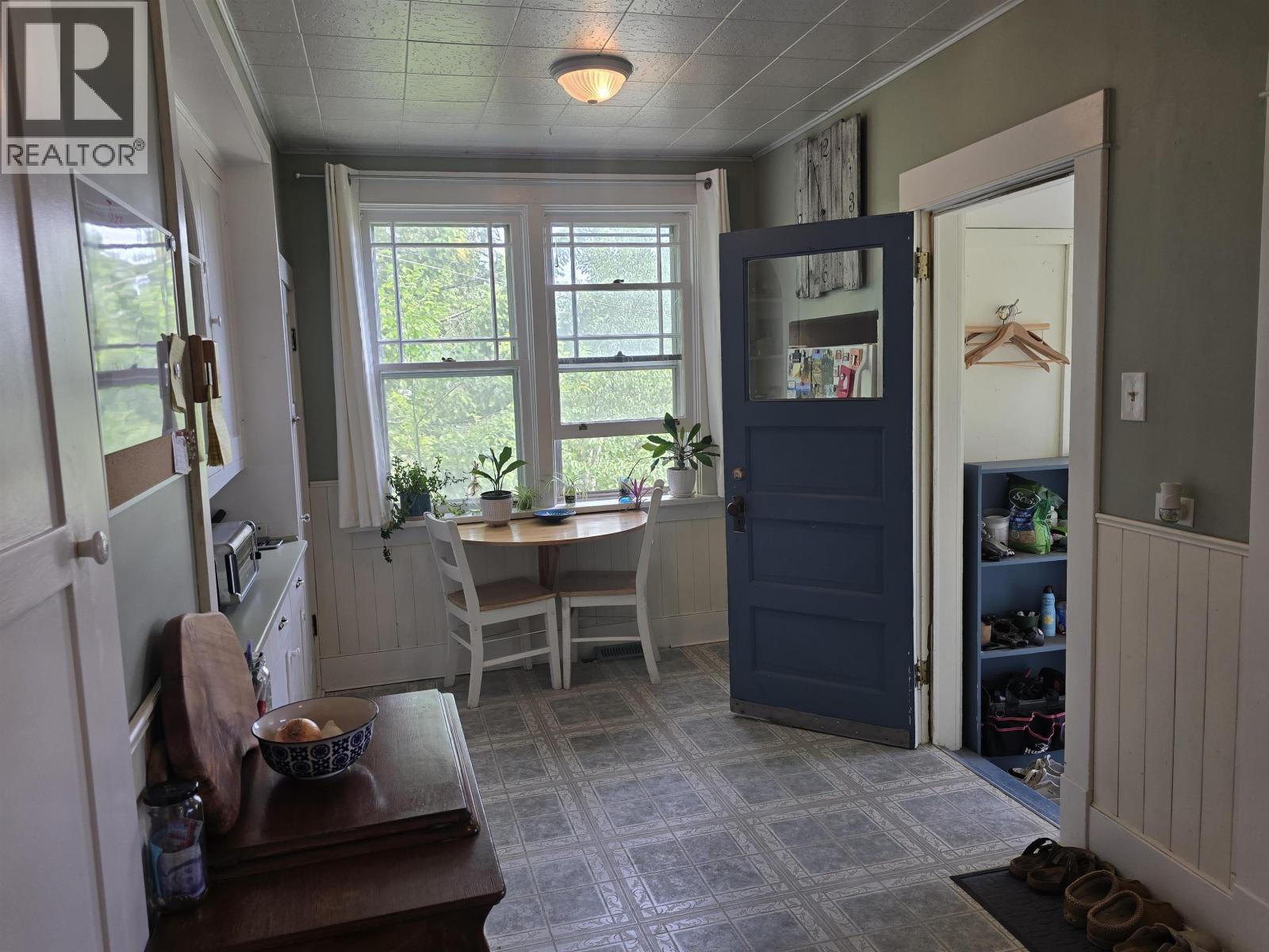 387 BOWRON AVENUE - 6