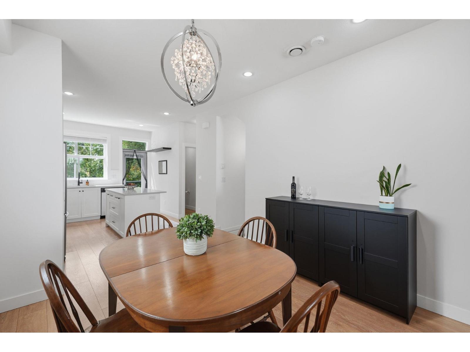 44 27735 ROUNDHOUSE DRIVE, Abbotsford