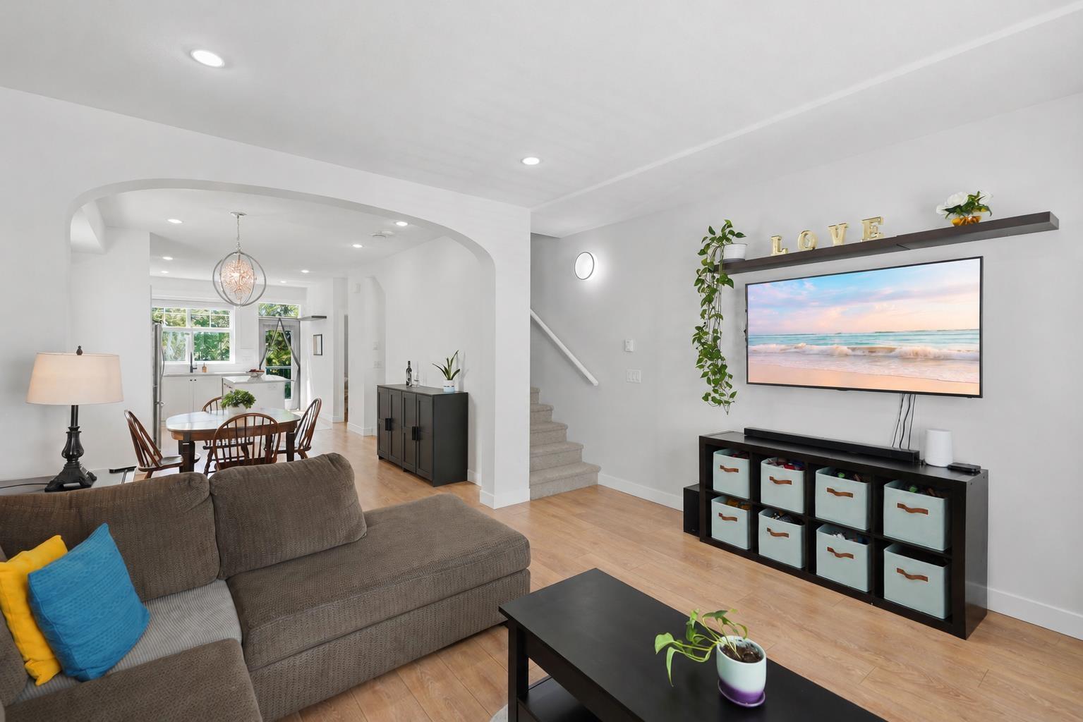 44 27735 ROUNDHOUSE DRIVE, Abbotsford