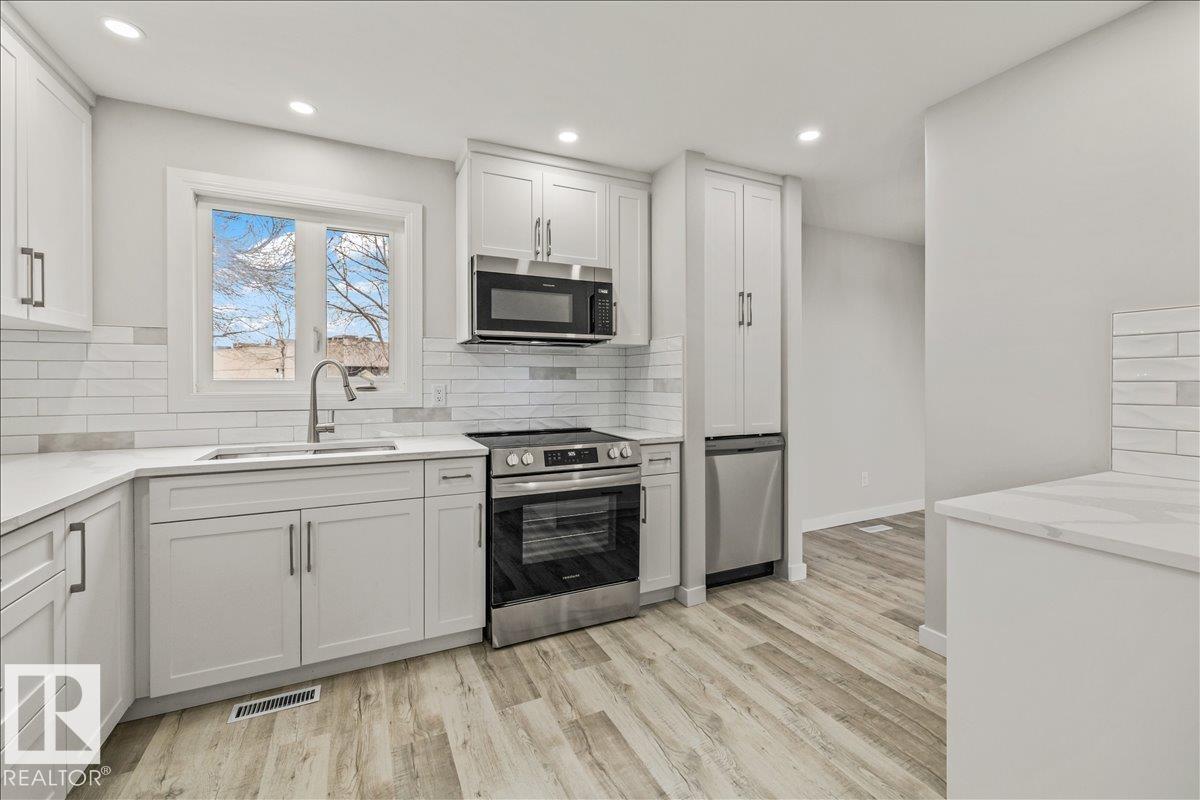 12C CASTLE TC NW - 11