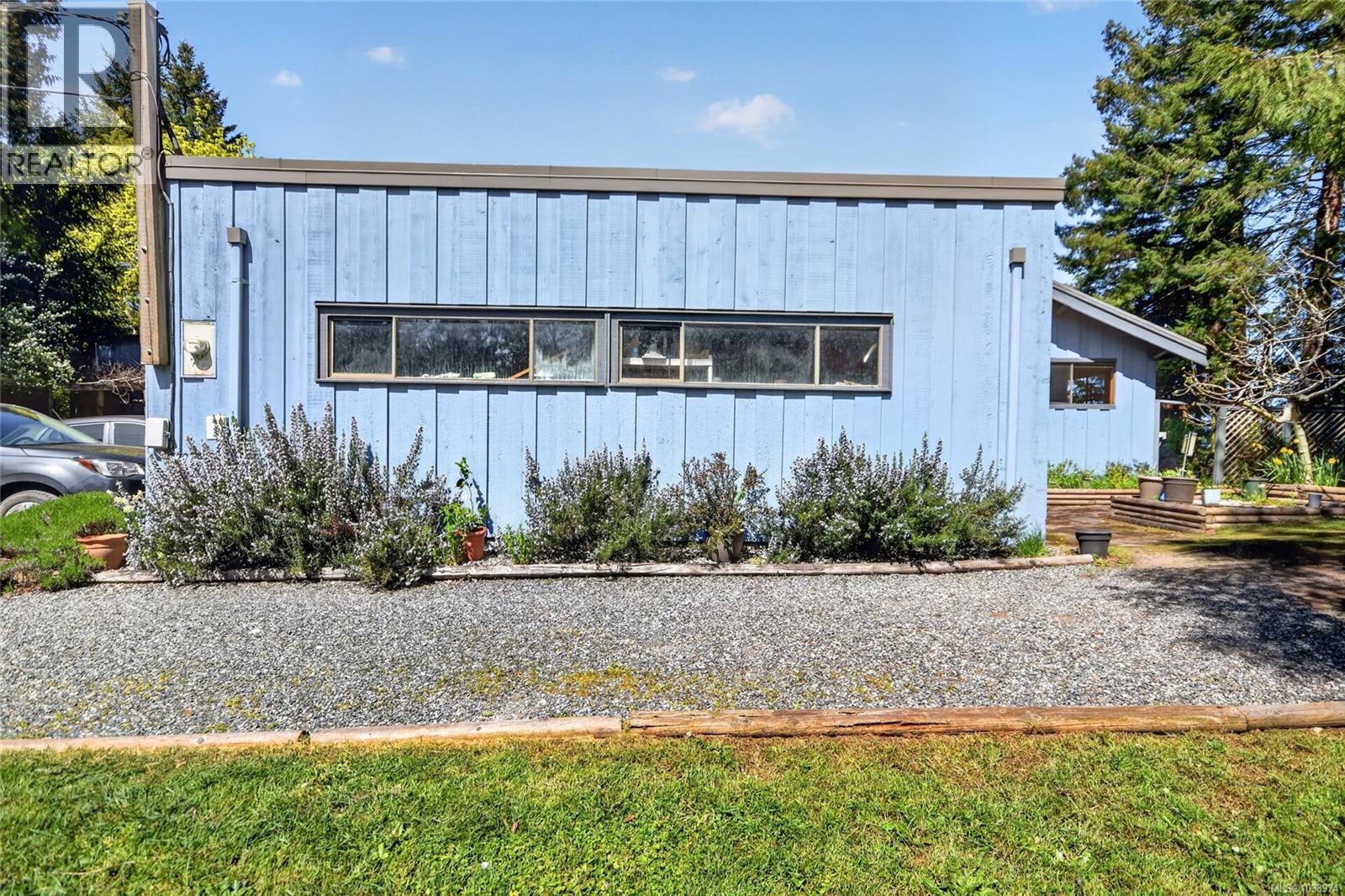 1160 Cappon Lane - 55