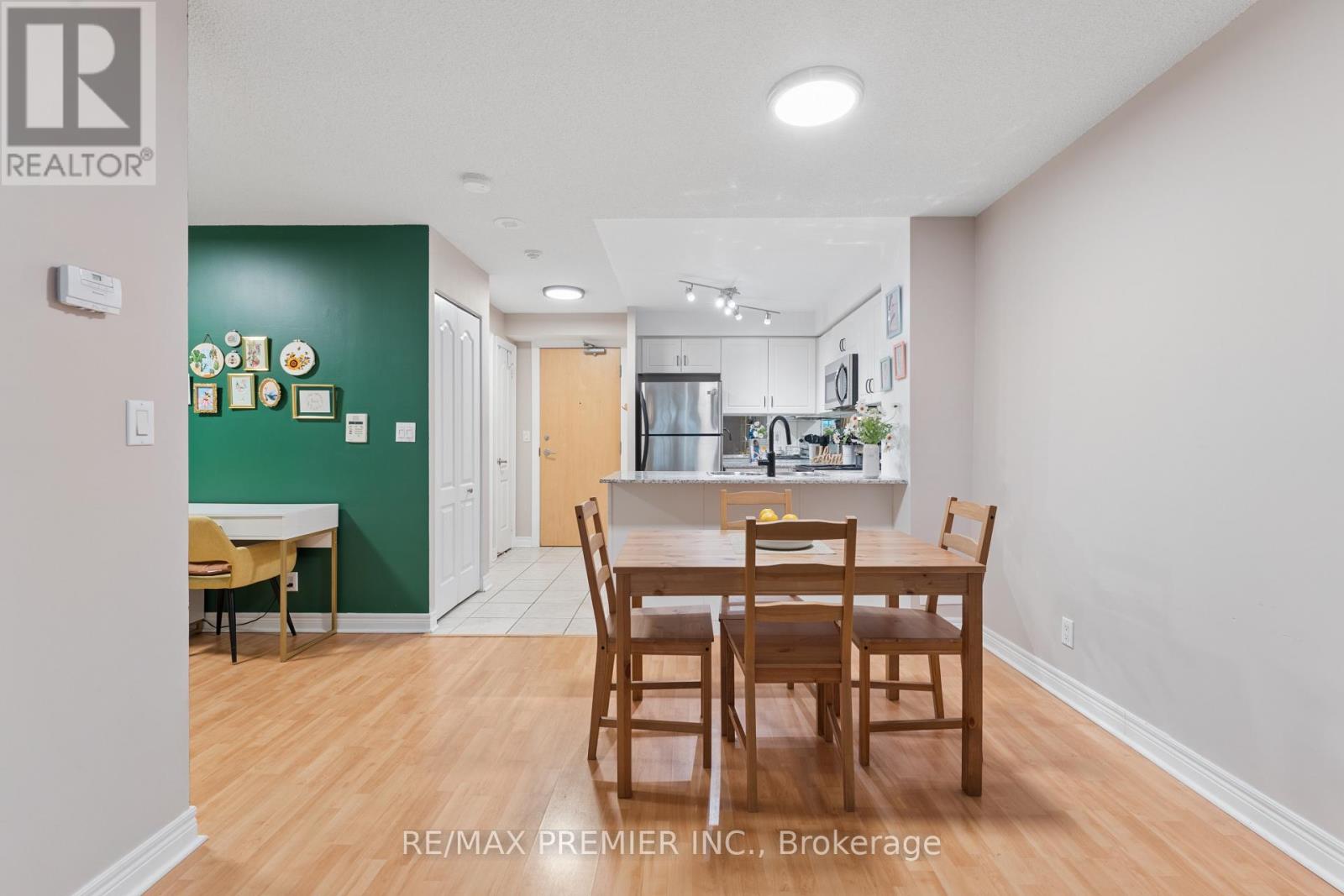 #307 212 EGLINTON AVENUE E - 7