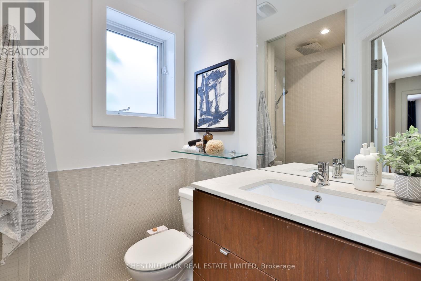589 WELLINGTON STREET W - 19