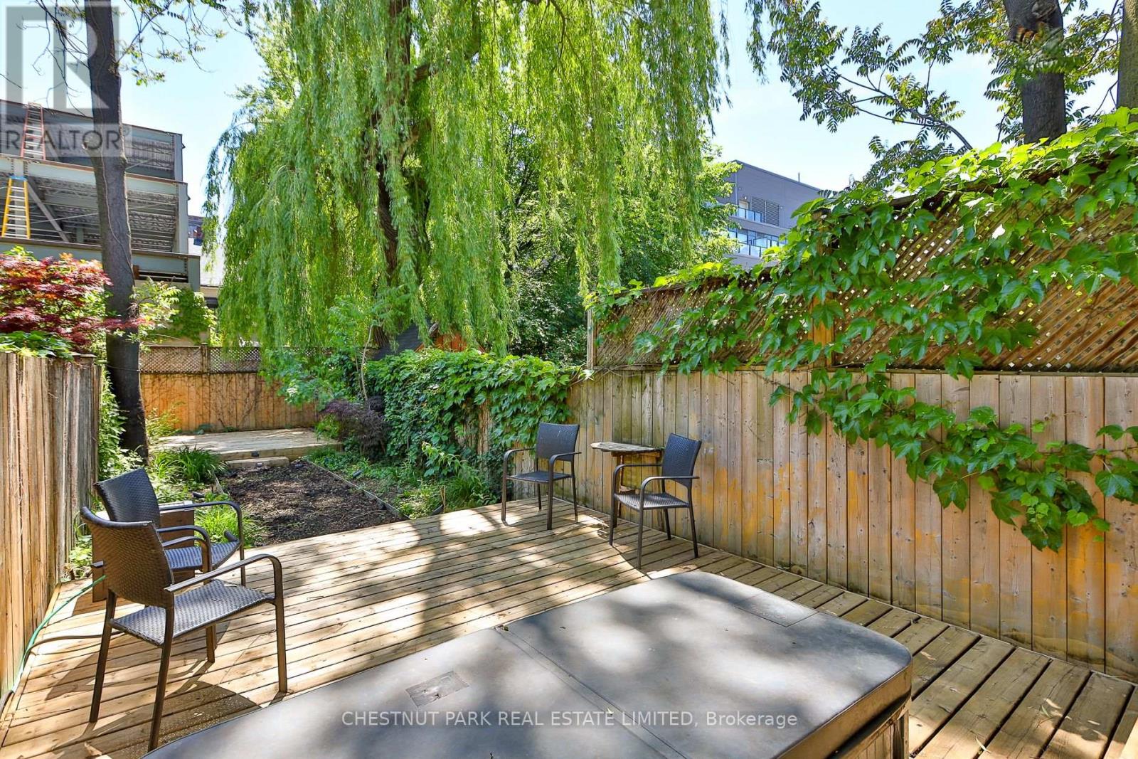 589 WELLINGTON STREET W - 25