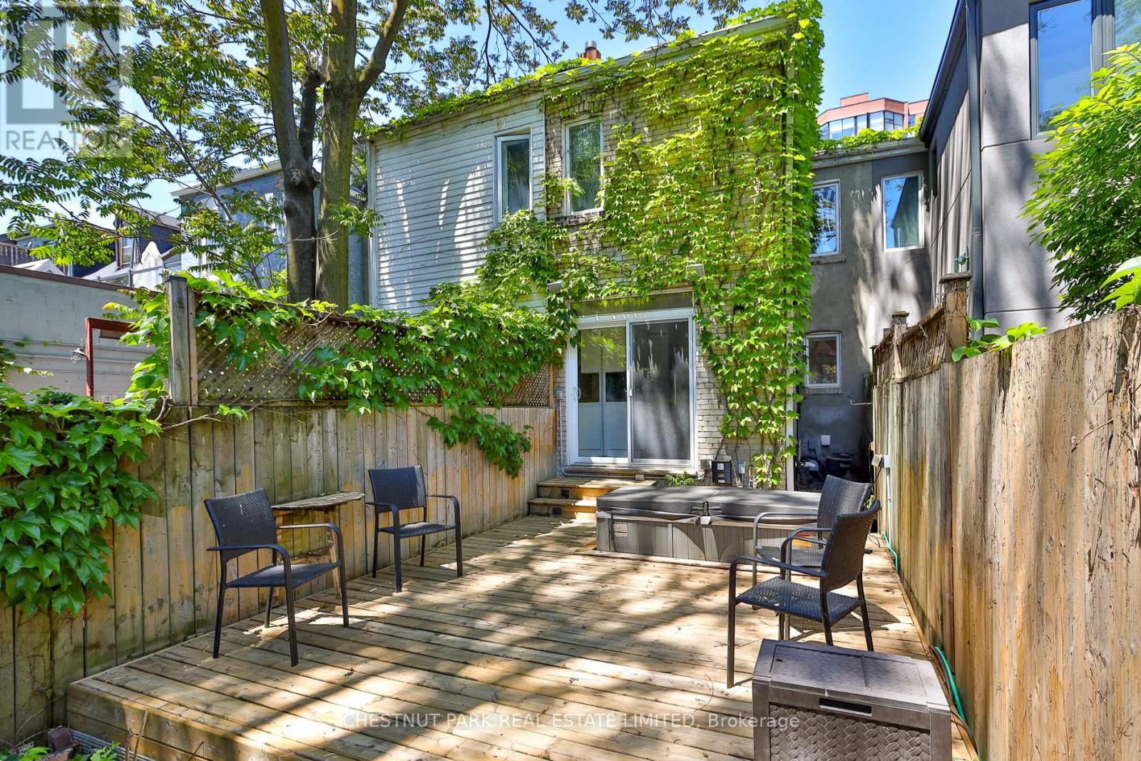 589 WELLINGTON STREET W - 26