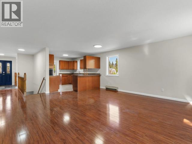 34 THOMPSON ROAD - 10