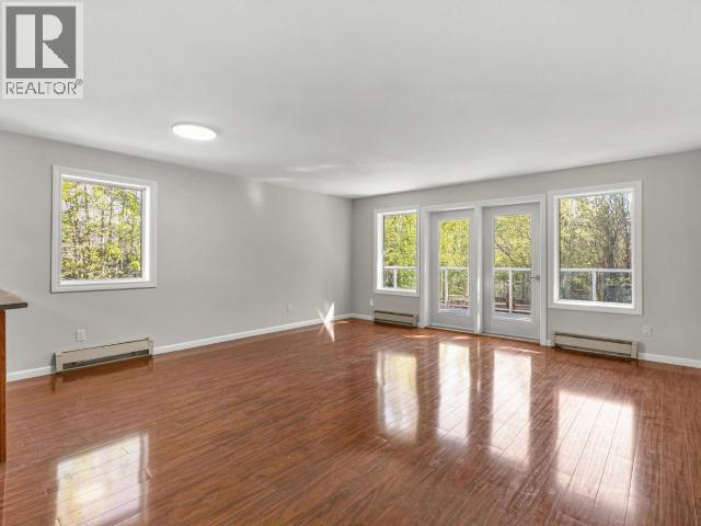 34 THOMPSON ROAD - 11