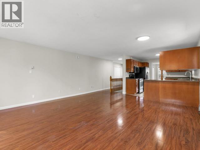 34 THOMPSON ROAD - 14