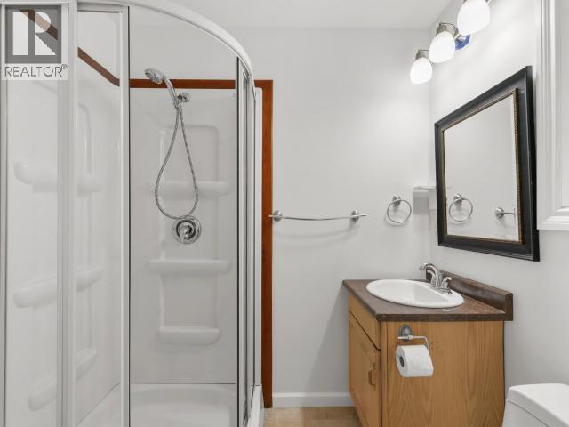 34 THOMPSON ROAD - 17