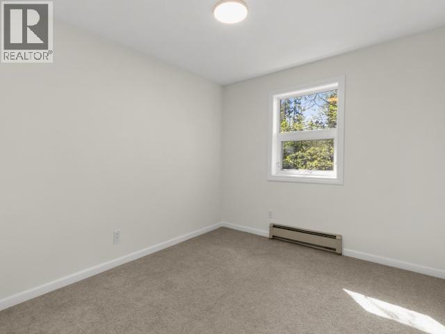 34 THOMPSON ROAD - 21