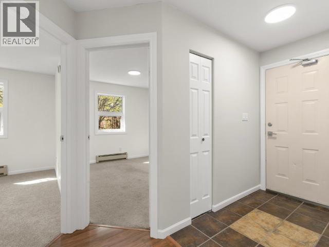 34 THOMPSON ROAD - 22