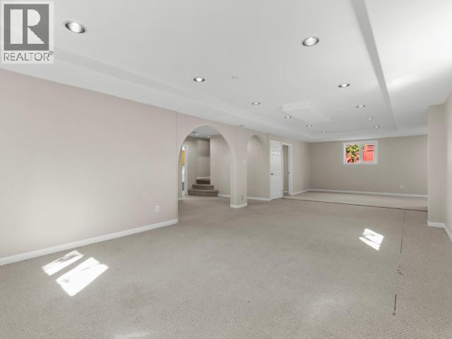 34 THOMPSON ROAD - 25