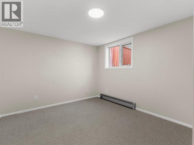 34 THOMPSON ROAD - 28