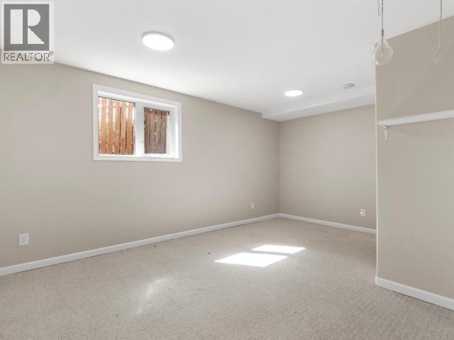 34 THOMPSON ROAD - 30