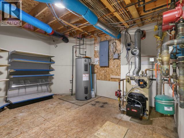 34 THOMPSON ROAD - 32