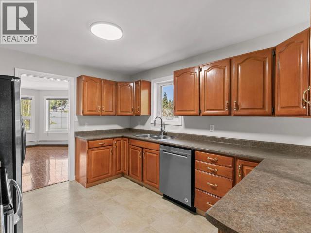 34 THOMPSON ROAD - 9